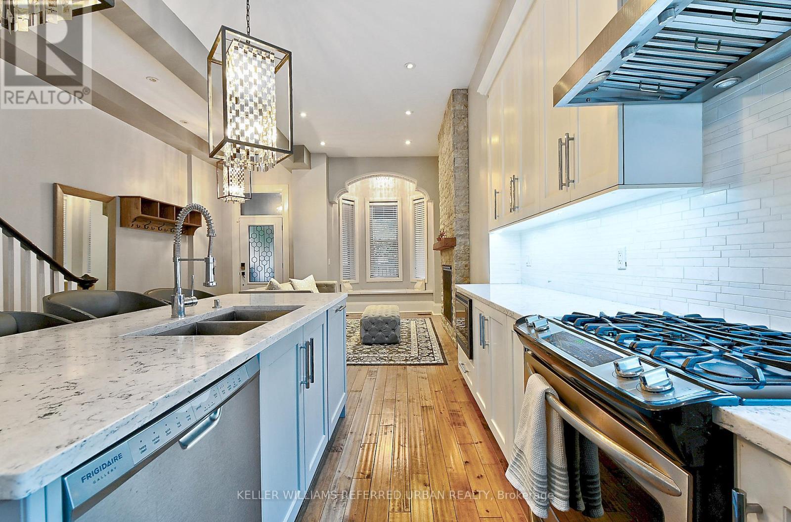 A - 48 Lansdowne Avenue, Toronto, ON - Indoor Photo Showing Kitchen With Double Sink With Upgraded Kitchen