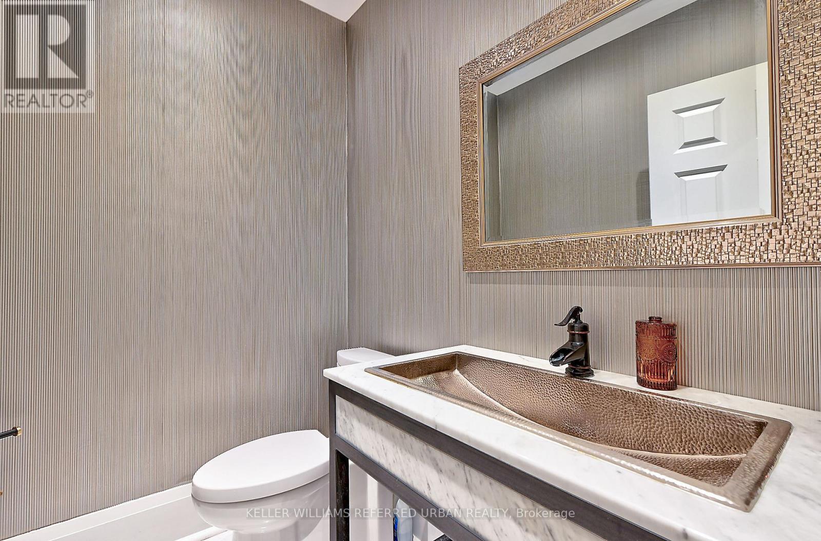 A - 48 Lansdowne Avenue, Toronto, ON - Indoor Photo Showing Bathroom