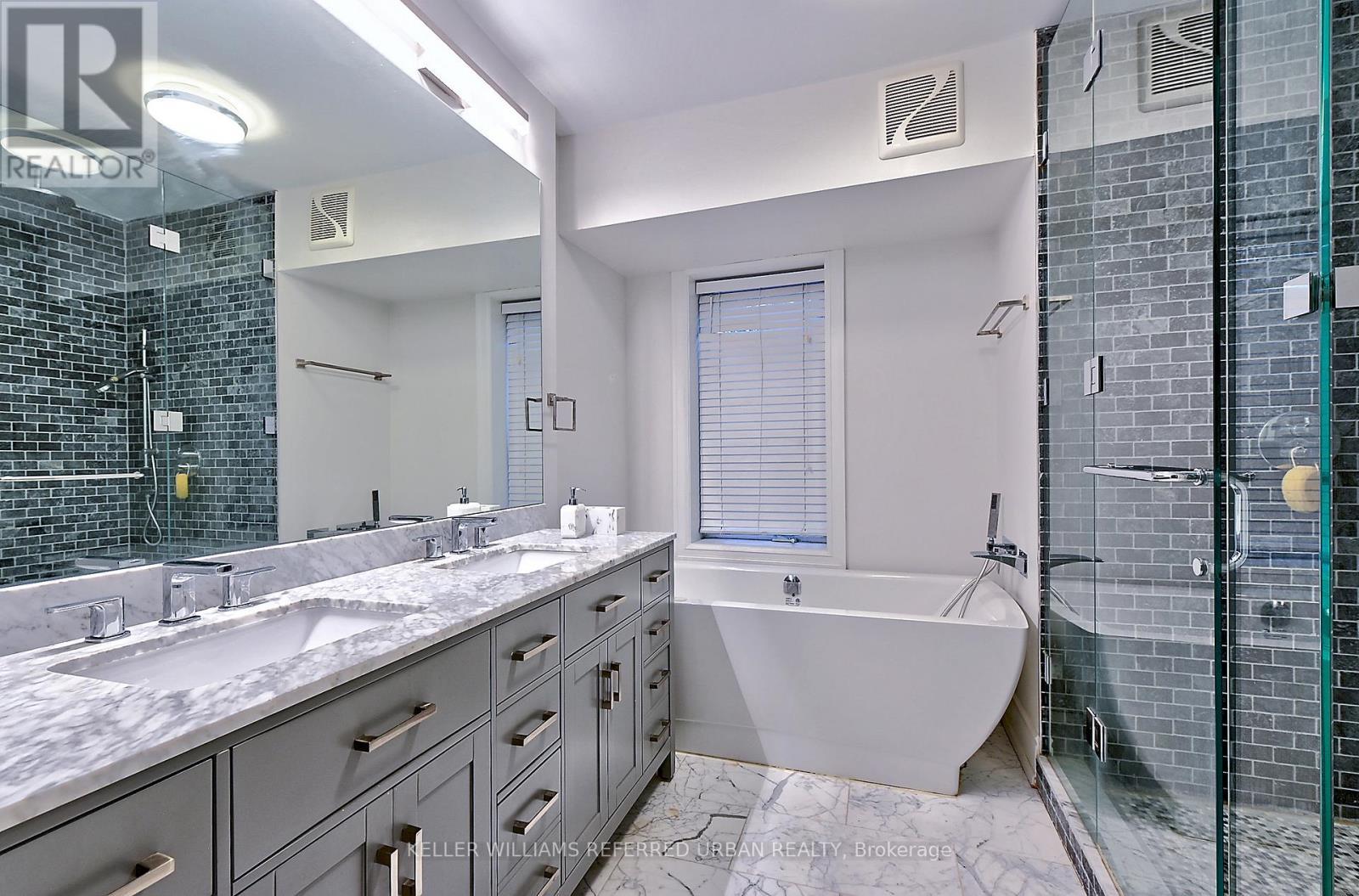 A - 48 Lansdowne Avenue, Toronto, ON - Indoor Photo Showing Bathroom