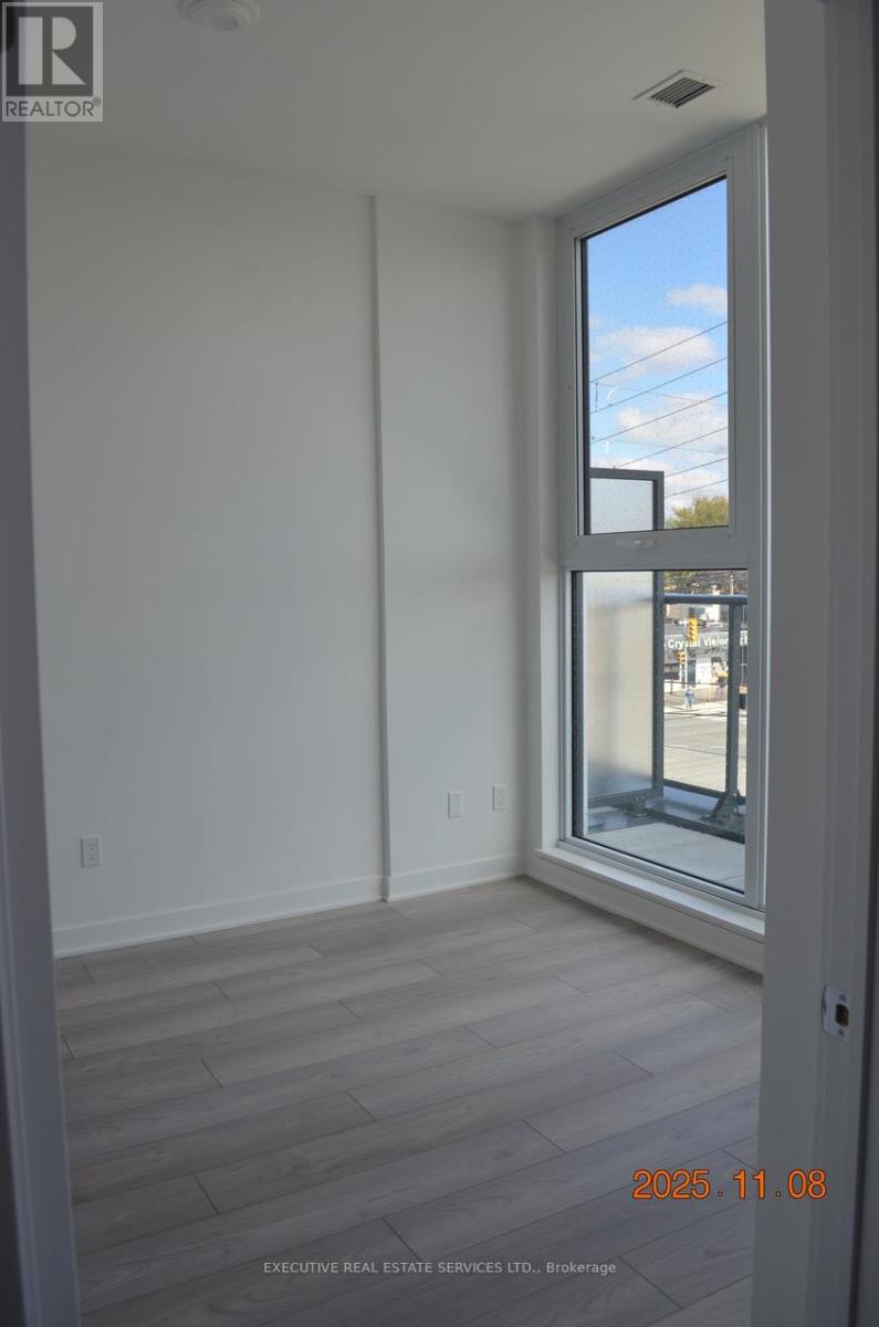 219 - 1007 The Queensway W, Toronto, ON - Indoor Photo Showing Other Room