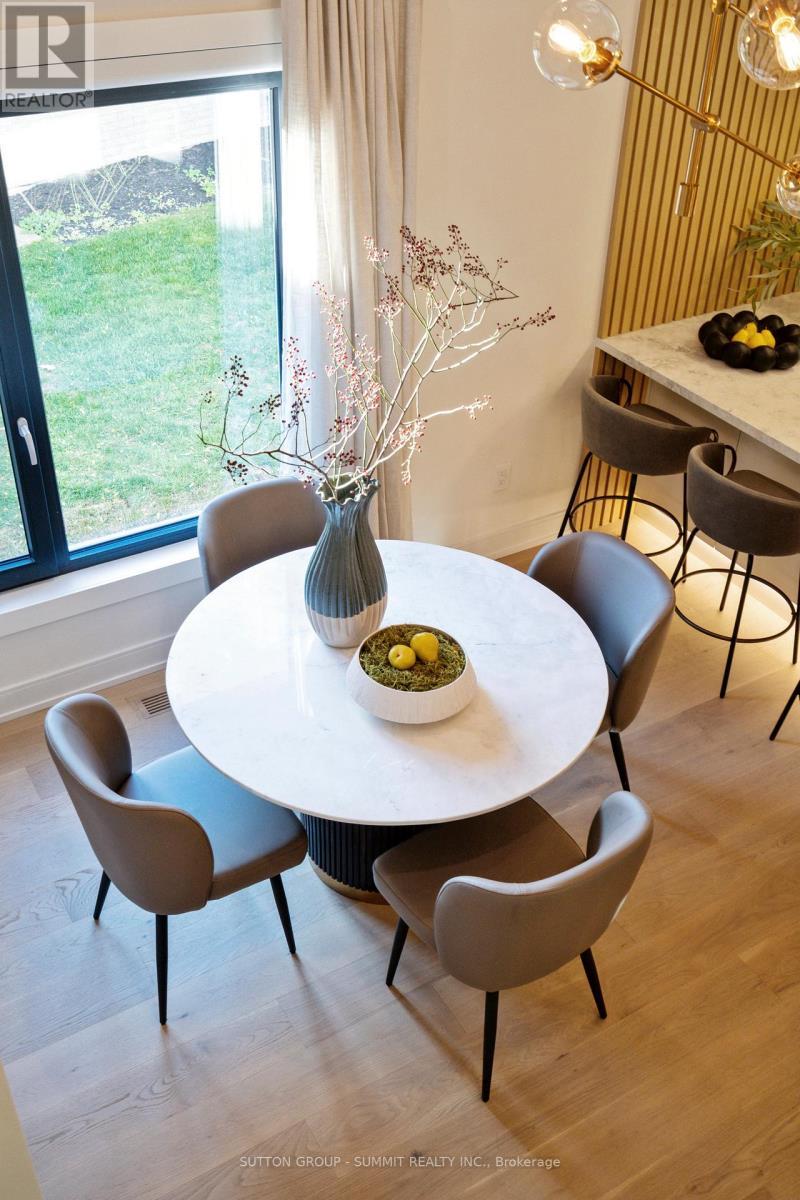 1688 Missenden Crescent, Mississauga, ON - Indoor Photo Showing Dining Room