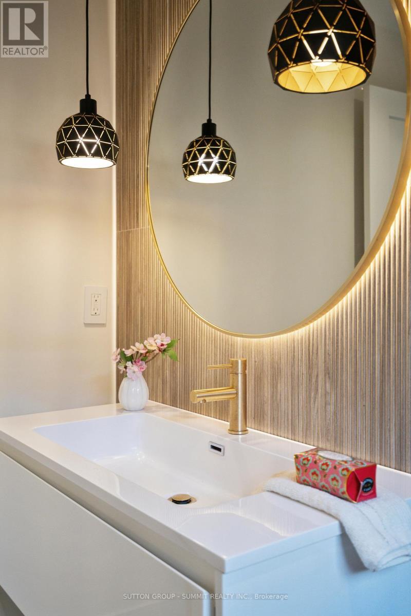 1688 Missenden Crescent, Mississauga, ON - Indoor Photo Showing Bathroom