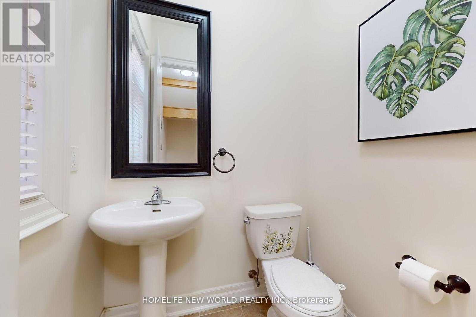 36 Strawbridge Farm Drive, Aurora, ON - Indoor Photo Showing Bathroom