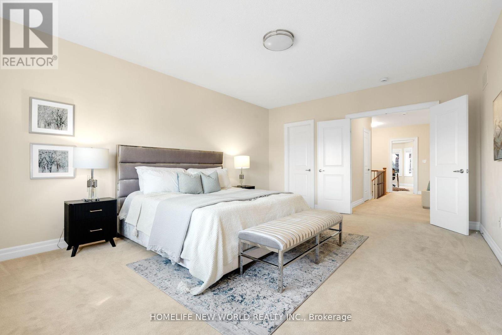 36 Strawbridge Farm Drive, Aurora, ON - Indoor Photo Showing Bedroom