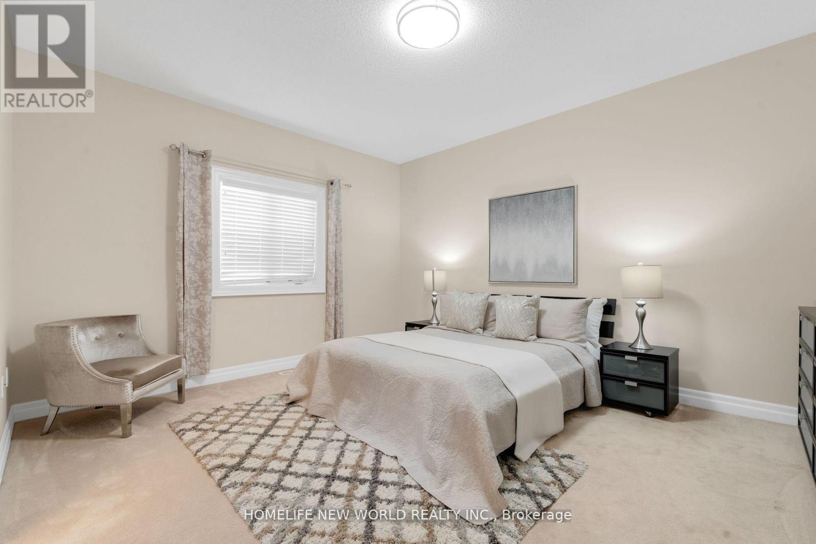 36 Strawbridge Farm Drive, Aurora, ON - Indoor Photo Showing Bedroom