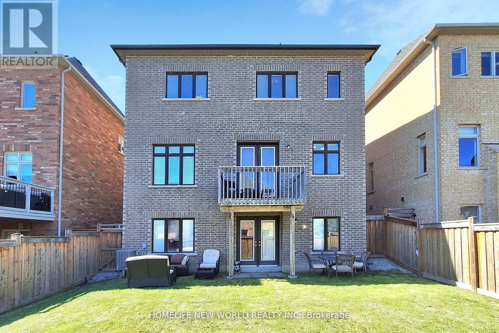 36 Strawbridge Farm Drive, Aurora, ON - Outdoor With Exterior