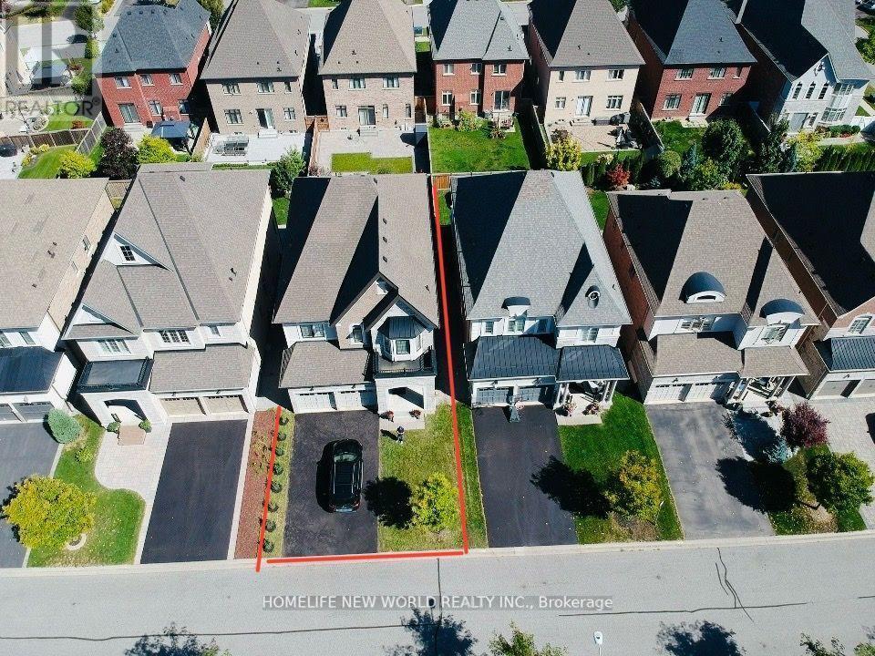 36 Strawbridge Farm Drive, Aurora, ON -