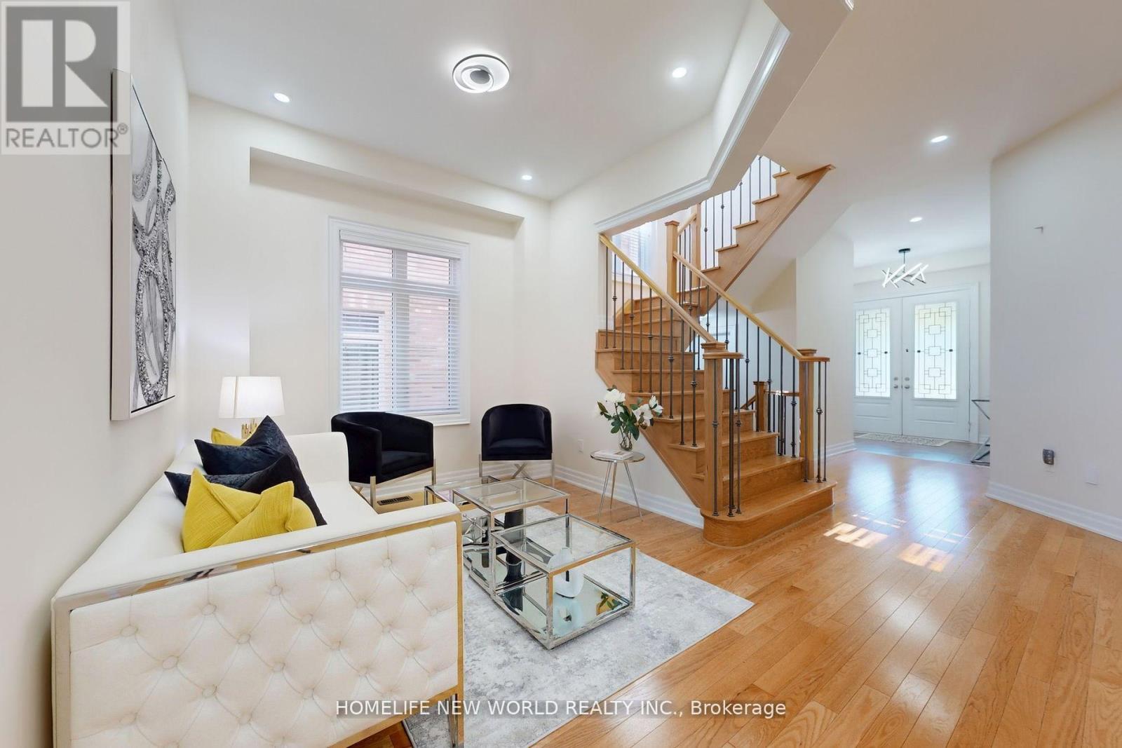 36 Strawbridge Farm Drive, Aurora, ON - Indoor