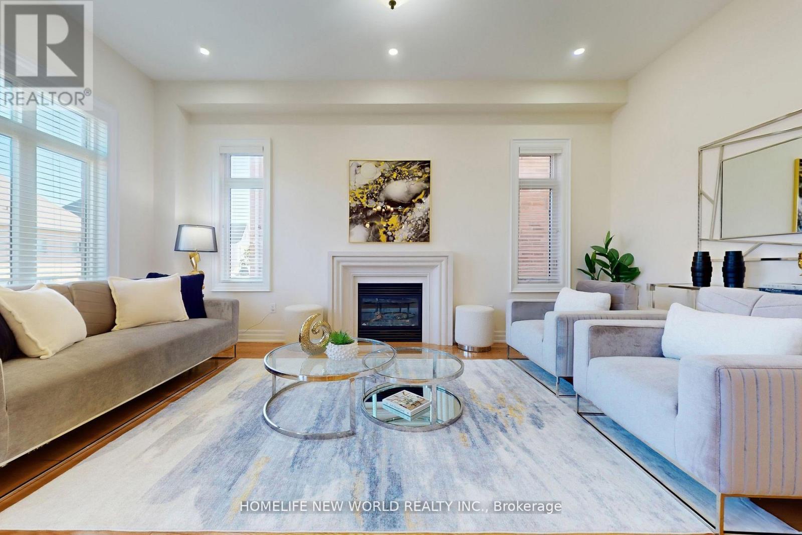 36 Strawbridge Farm Drive, Aurora, ON - Indoor Photo Showing Living Room With Fireplace