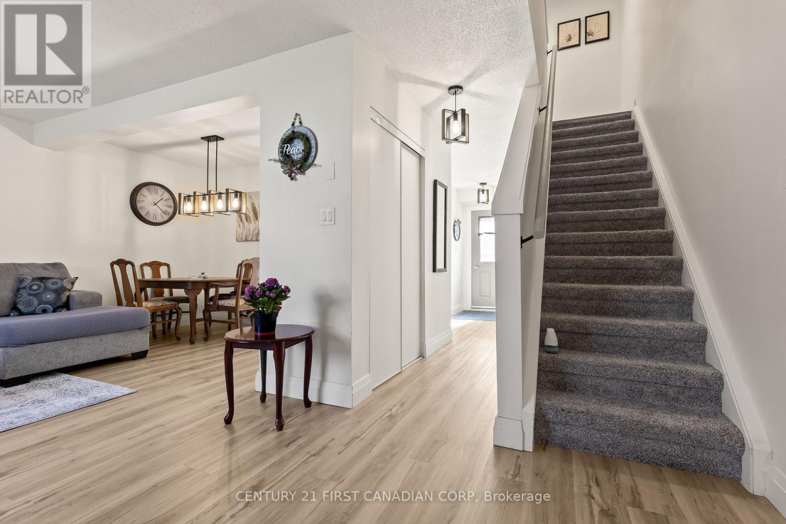 53 - 355 Sandringham Crescent, London South (South R), ON - Indoor