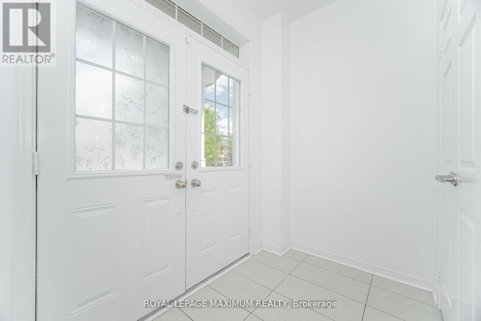 58 Gentile Circle, Vaughan, ON - Indoor Photo Showing Other Room