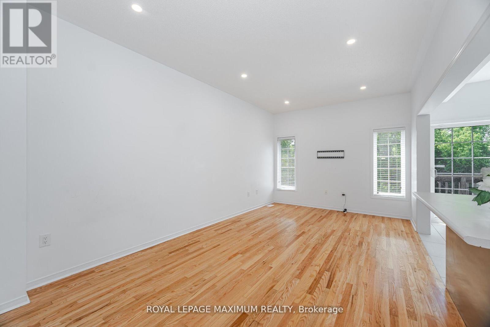 58 Gentile Circle, Vaughan, ON - Indoor Photo Showing Other Room