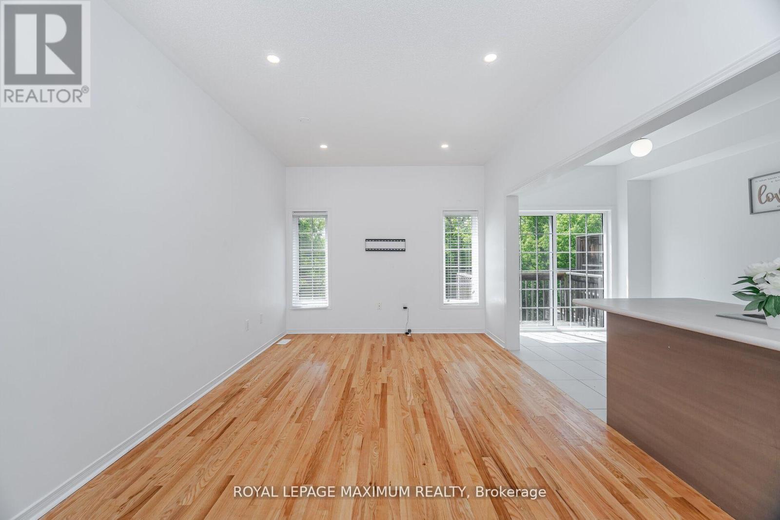 58 Gentile Circle, Vaughan, ON - Indoor Photo Showing Other Room