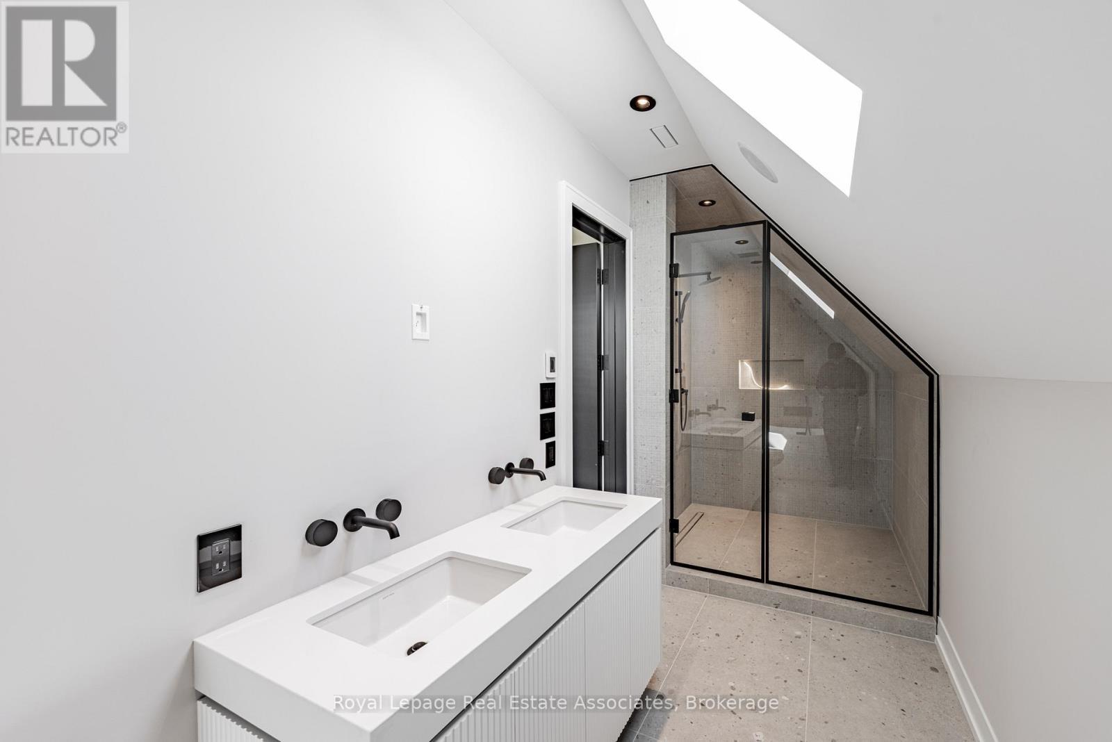 953 Halliday Avenue, Mississauga, ON - Indoor