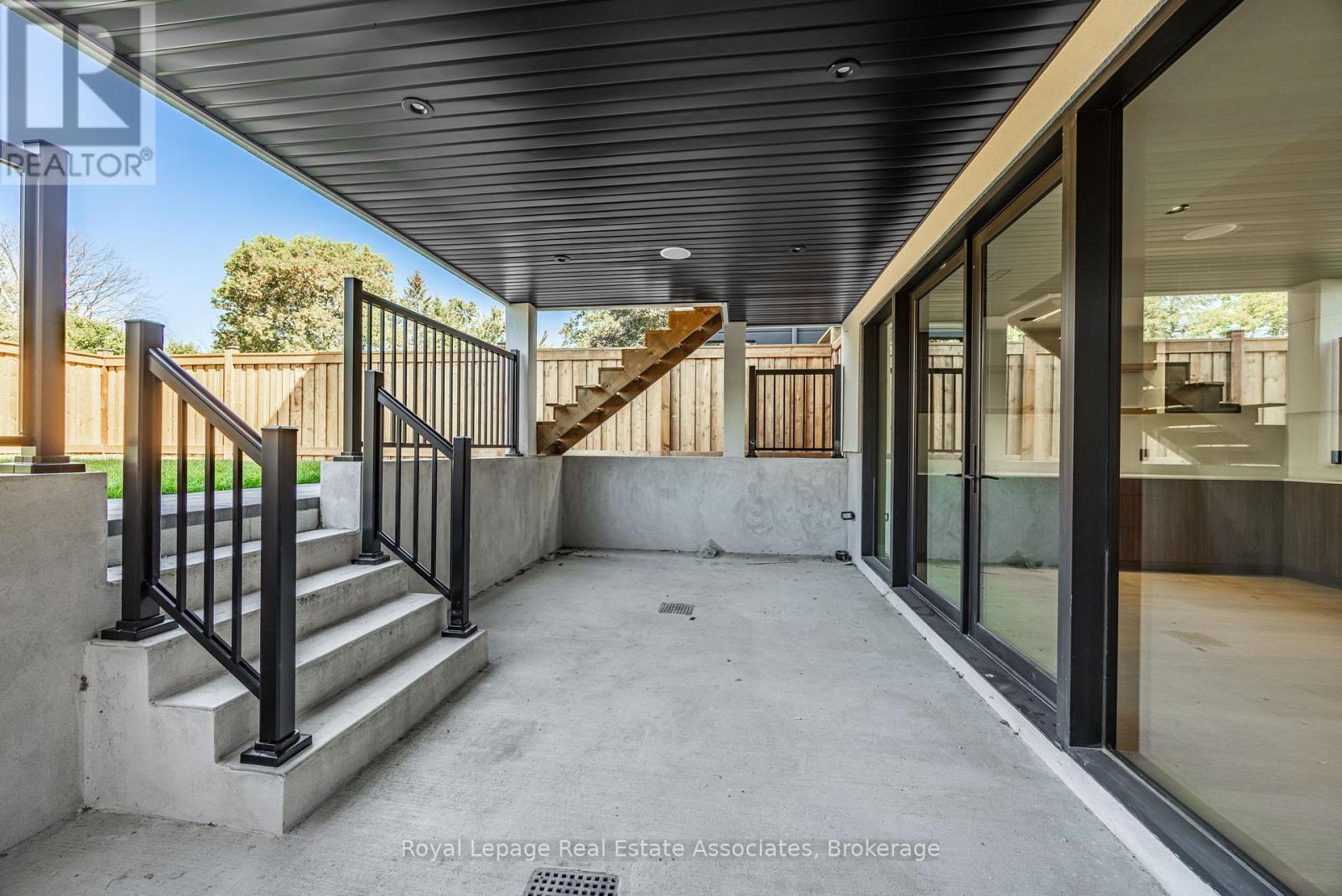 953 Halliday Avenue, Mississauga, ON - Outdoor With Deck Patio Veranda With Exterior