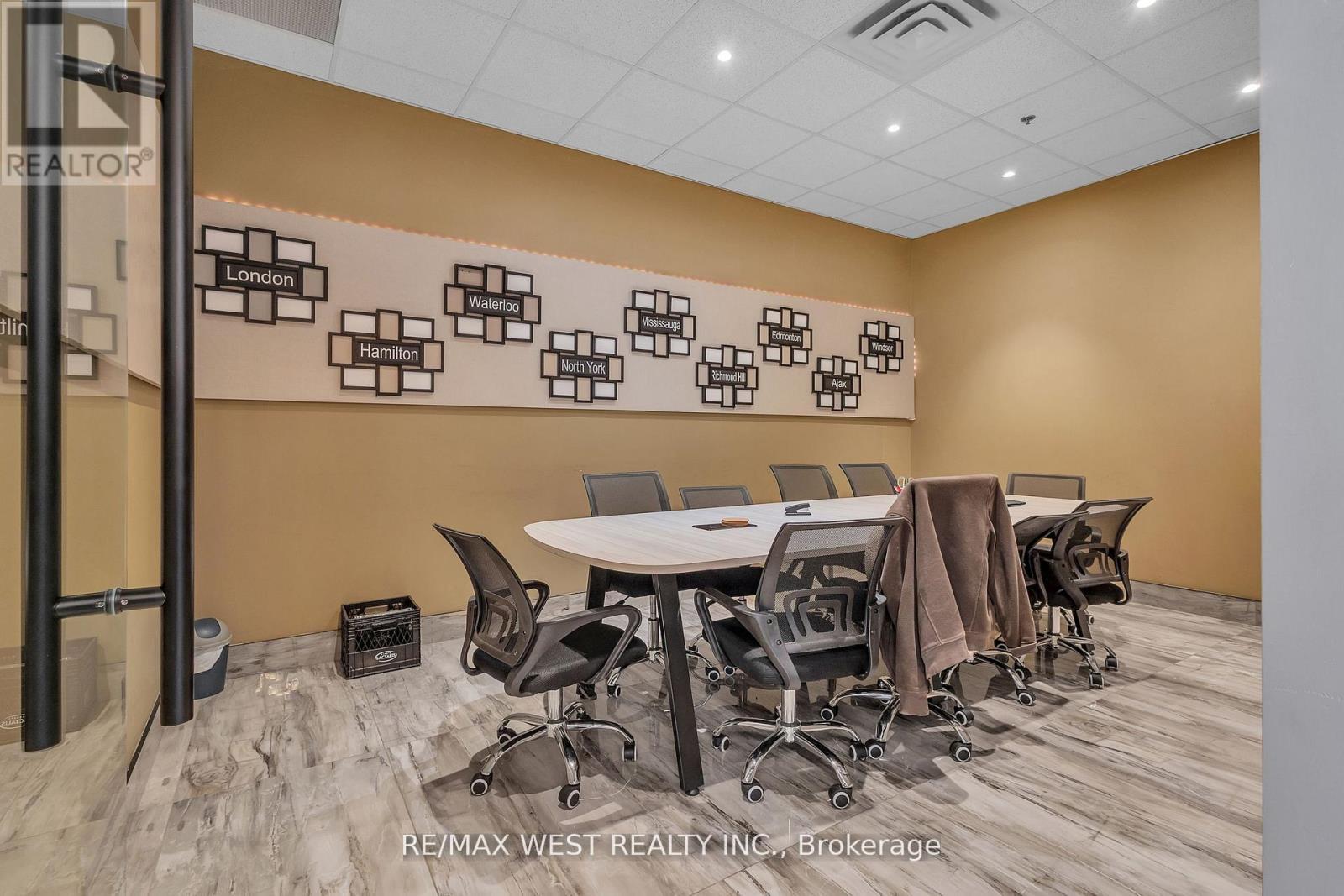 17&18 - 418 Hanlan Road, Vaughan, ON