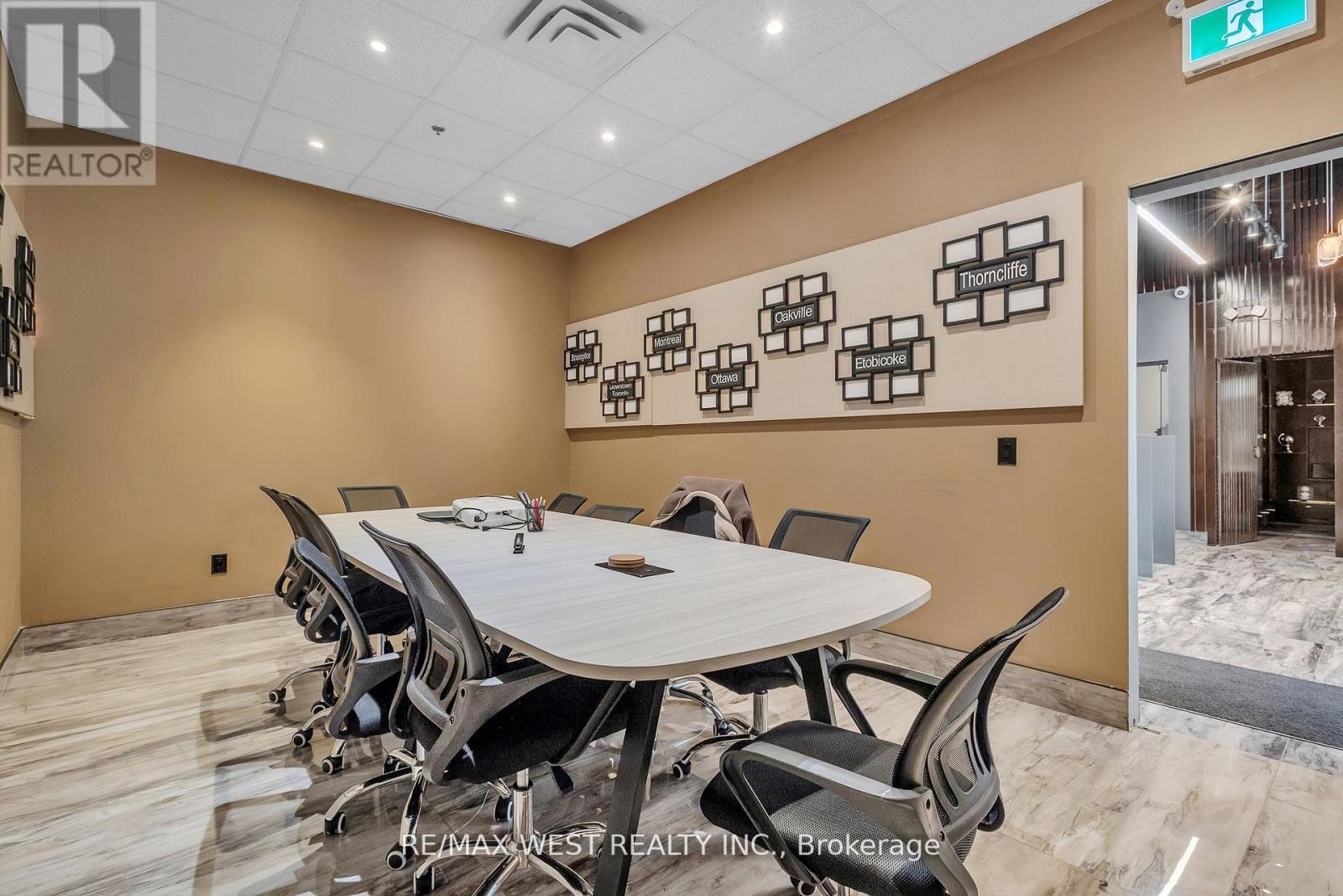 17&18 - 418 Hanlan Road, Vaughan, ON