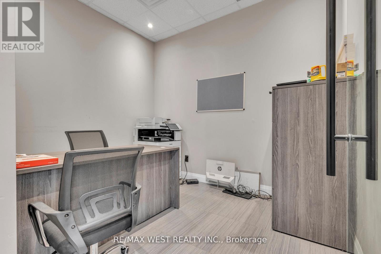 17&18 - 418 Hanlan Road, Vaughan, ON