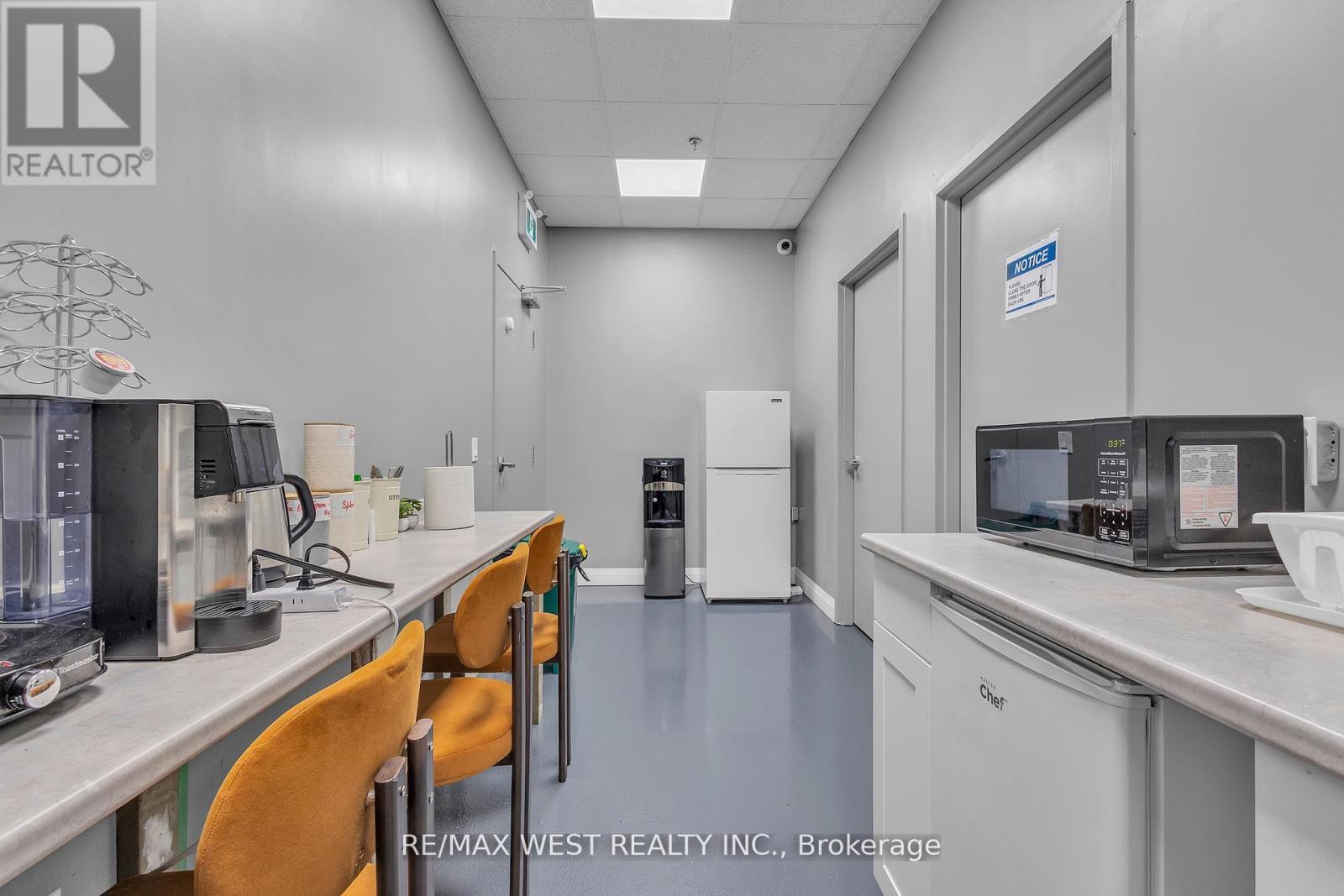 17&18 - 418 Hanlan Road, Vaughan, ON