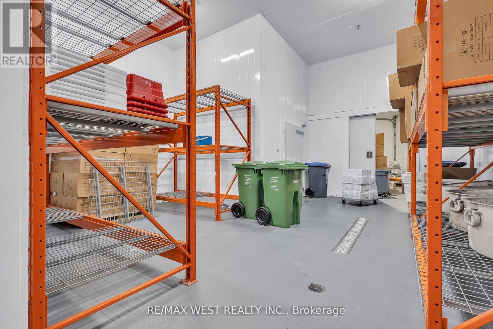 17&18 - 418 Hanlan Road, Vaughan, ON