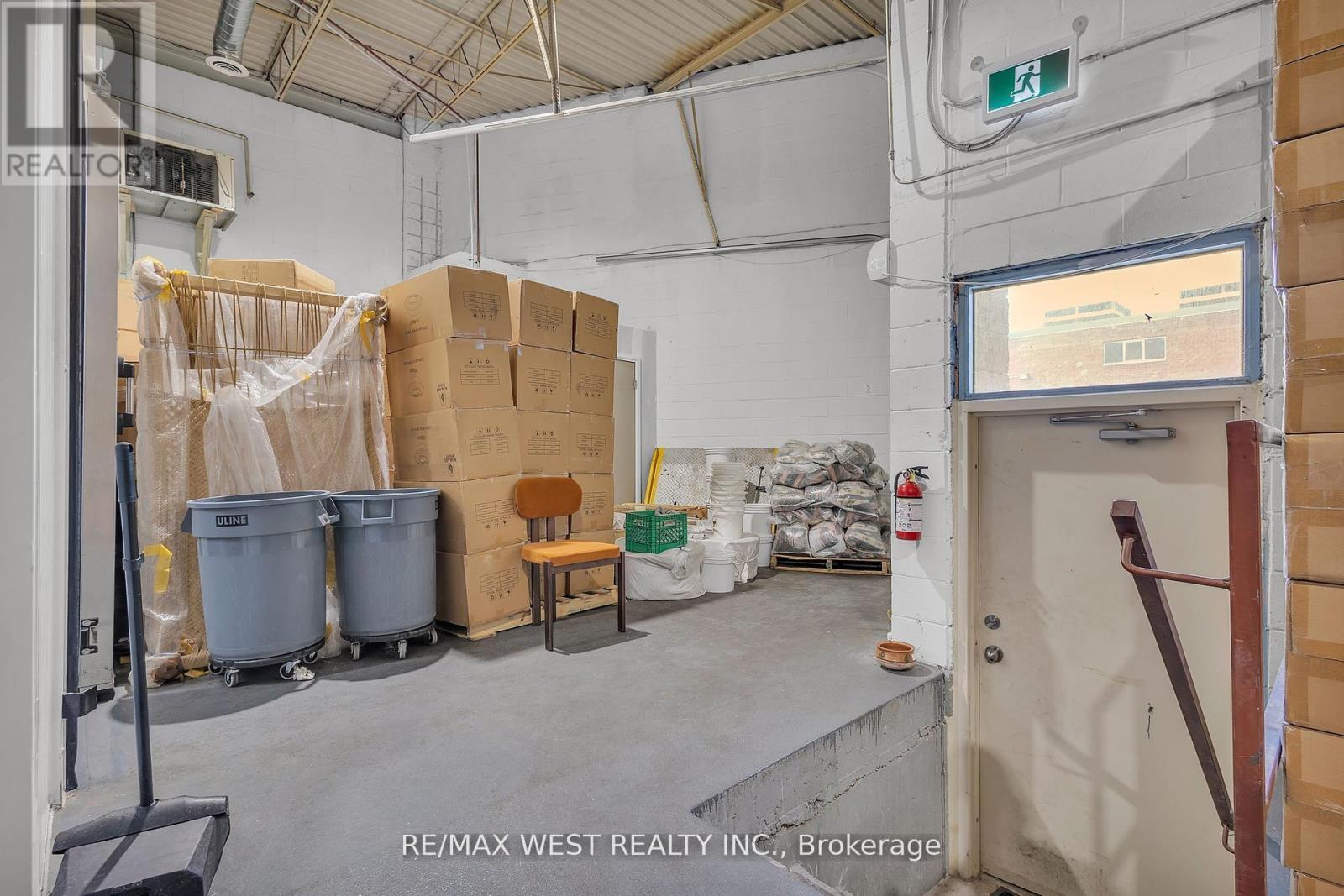 17&18 - 418 Hanlan Road, Vaughan, ON