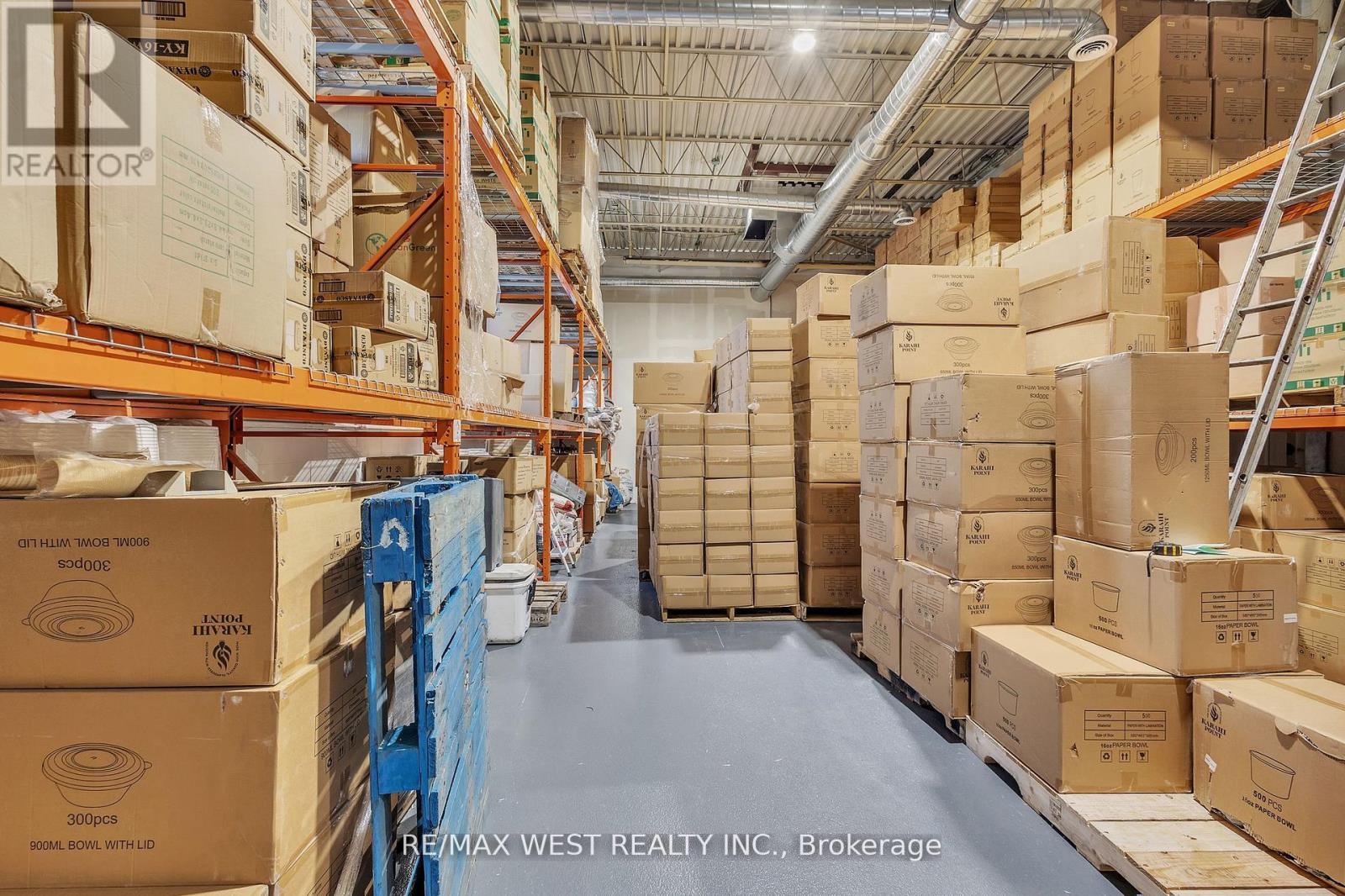 17&18 - 418 Hanlan Road, Vaughan, ON