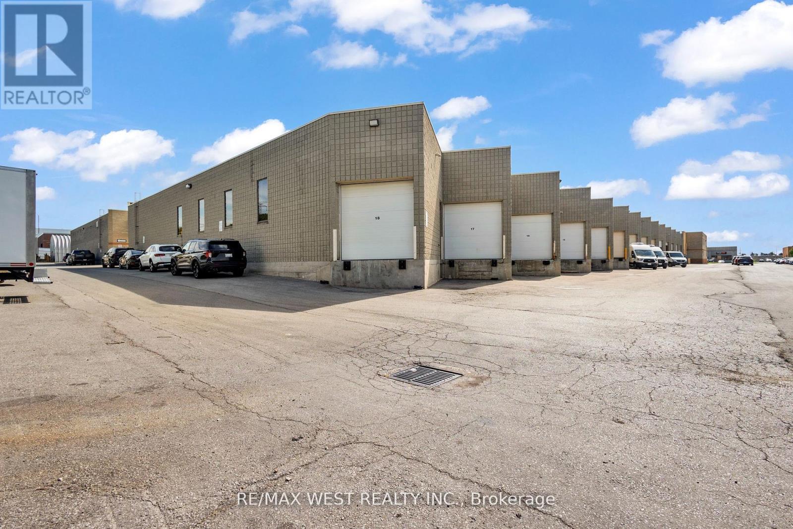 17&18 - 418 Hanlan Road, Vaughan, ON