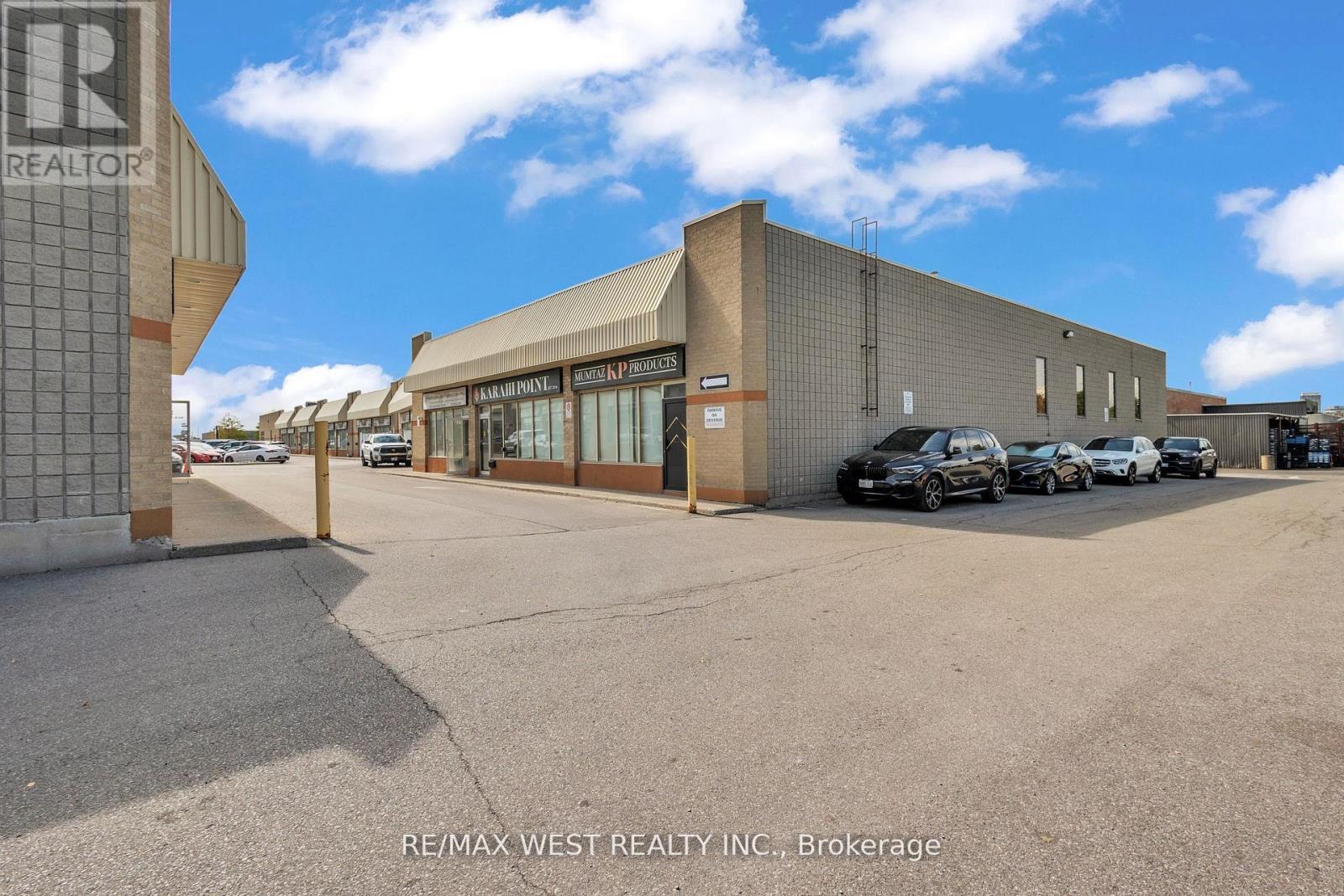 17&18 - 418 Hanlan Road, Vaughan, ON