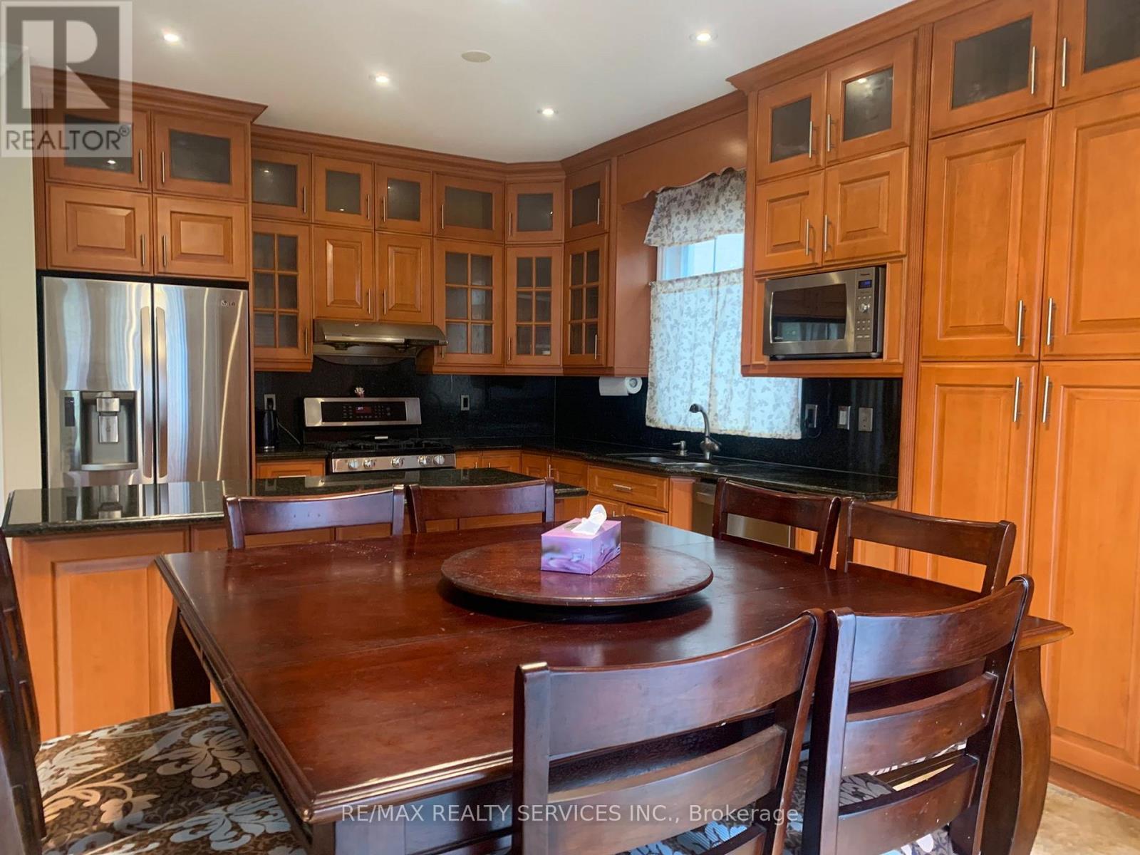 201 Bristol Road E, Mississauga, ON - Indoor