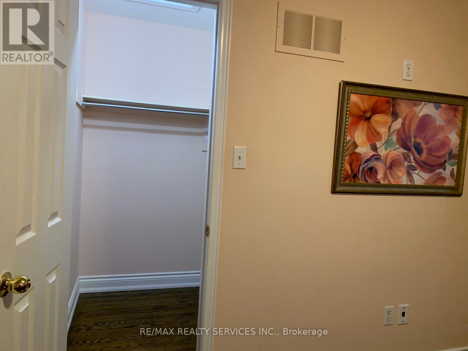 201 Bristol Road E, Mississauga, ON - Photo Showing Other Room