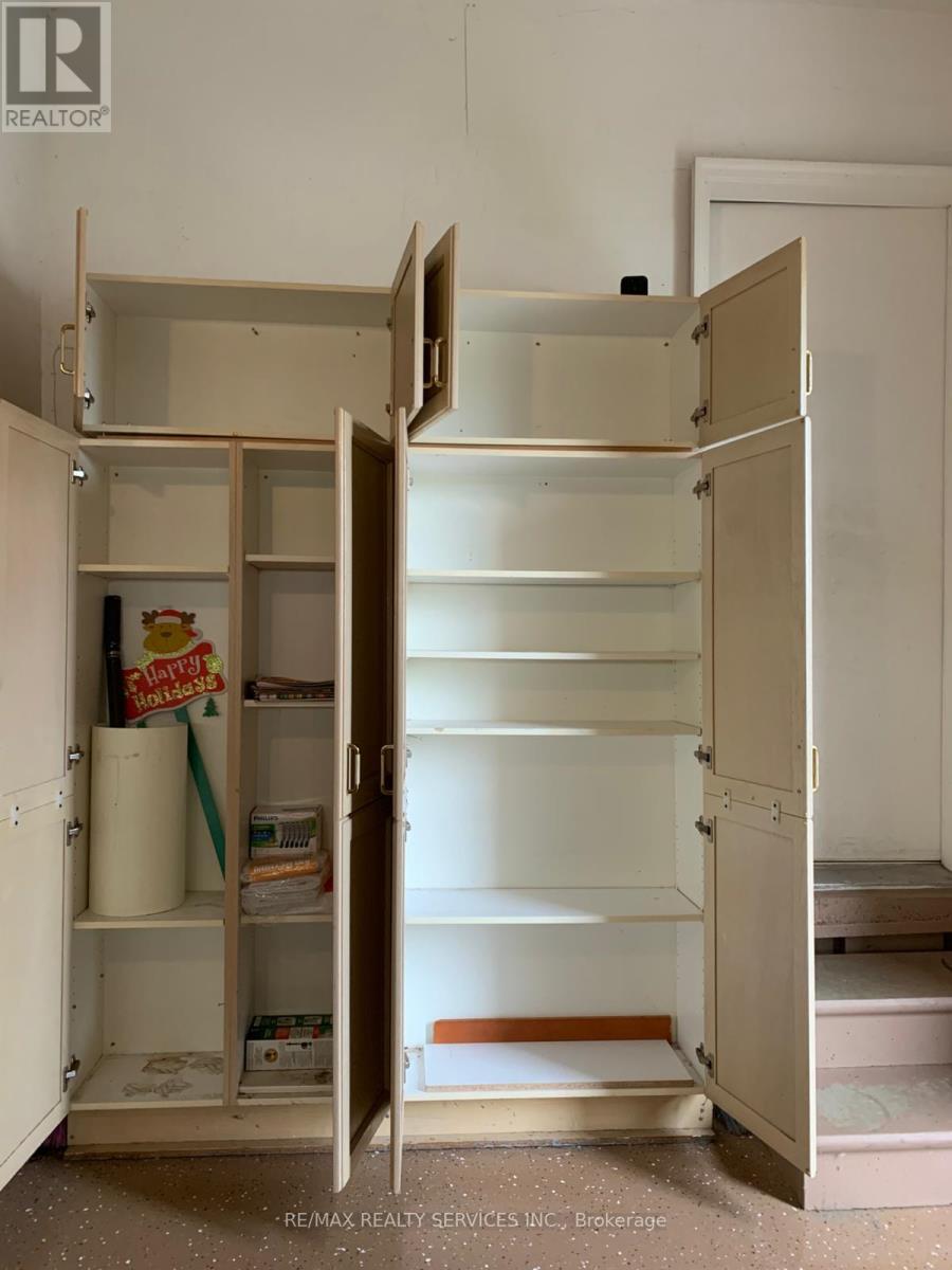 201 Bristol Road E, Mississauga, ON - Indoor Photo Showing Other Room