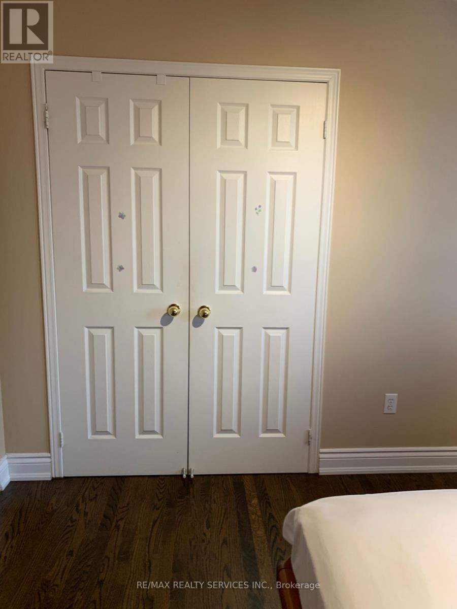 201 Bristol Road E, Mississauga, ON - Indoor Photo Showing Other Room