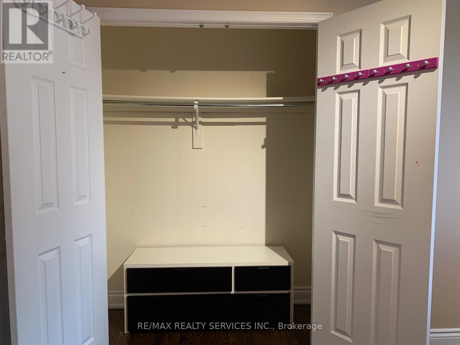 201 Bristol Road E, Mississauga, ON - Indoor