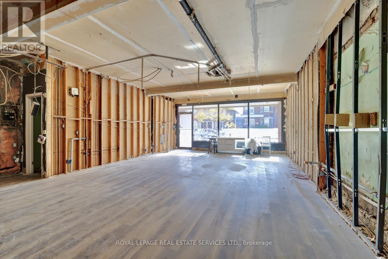 894 College Street, Toronto, ON