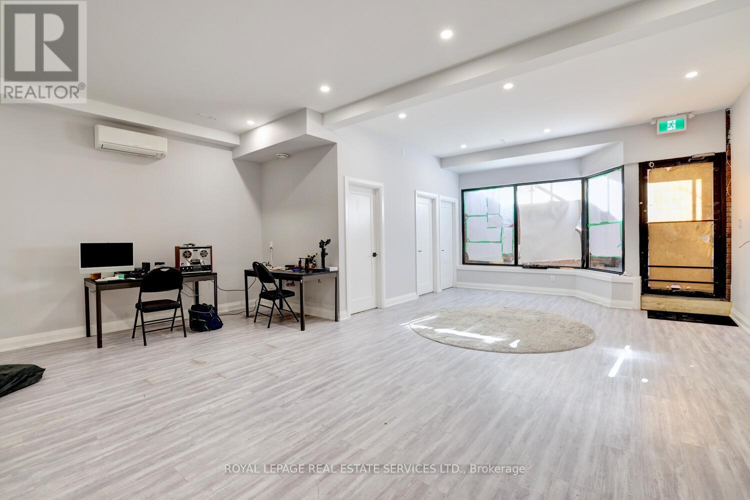 894 College Street, Toronto, ON