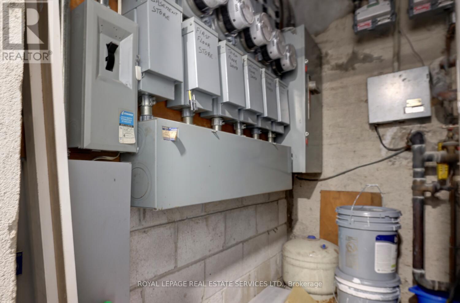 894 College Street, Toronto, ON