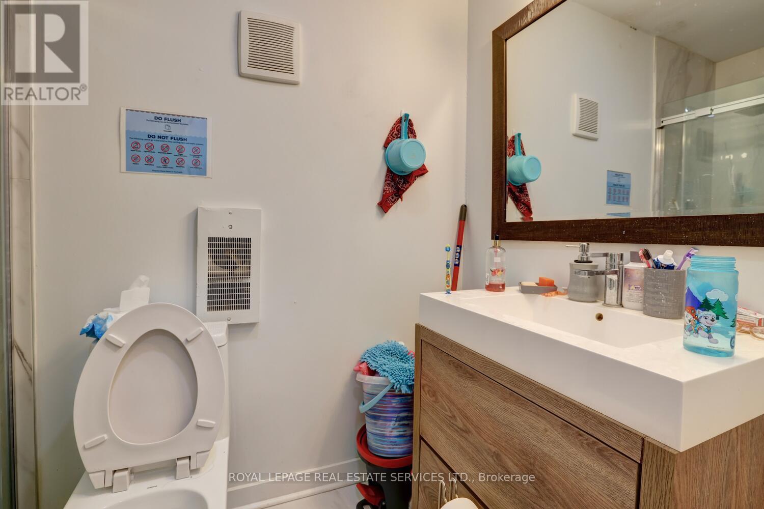 894 College Street, Toronto, ON