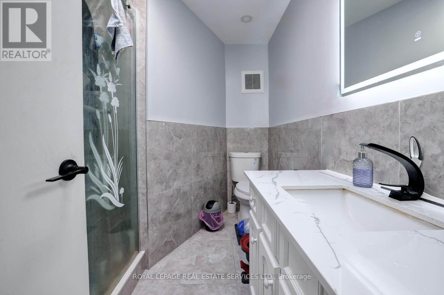 894 College Street, Toronto, ON