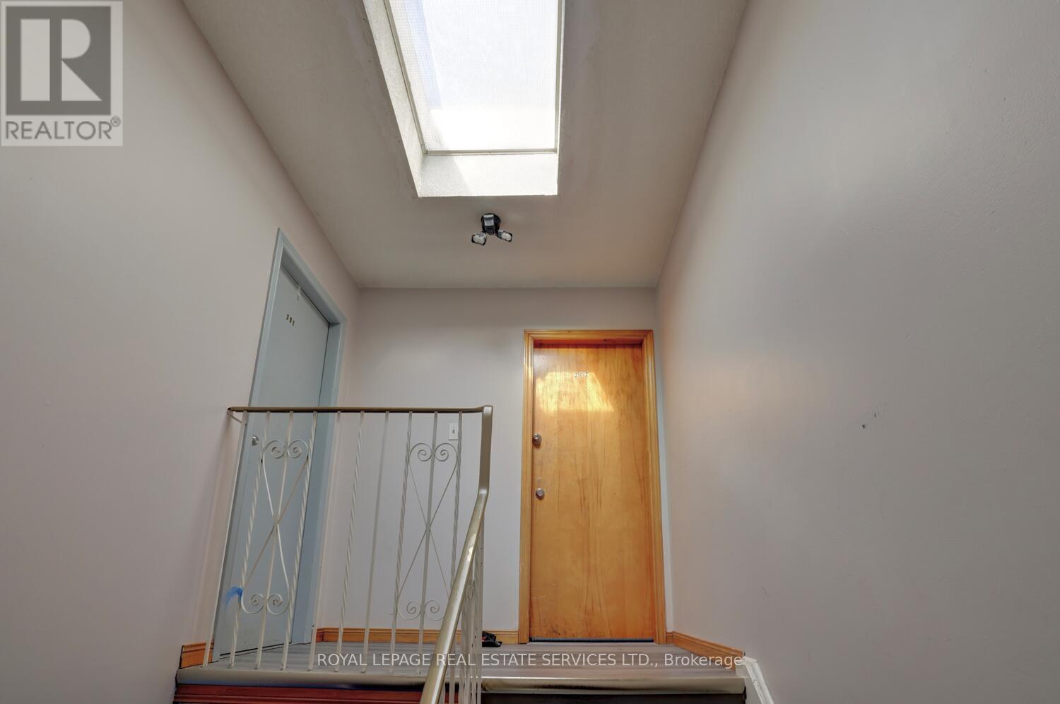 894 College Street, Toronto, ON