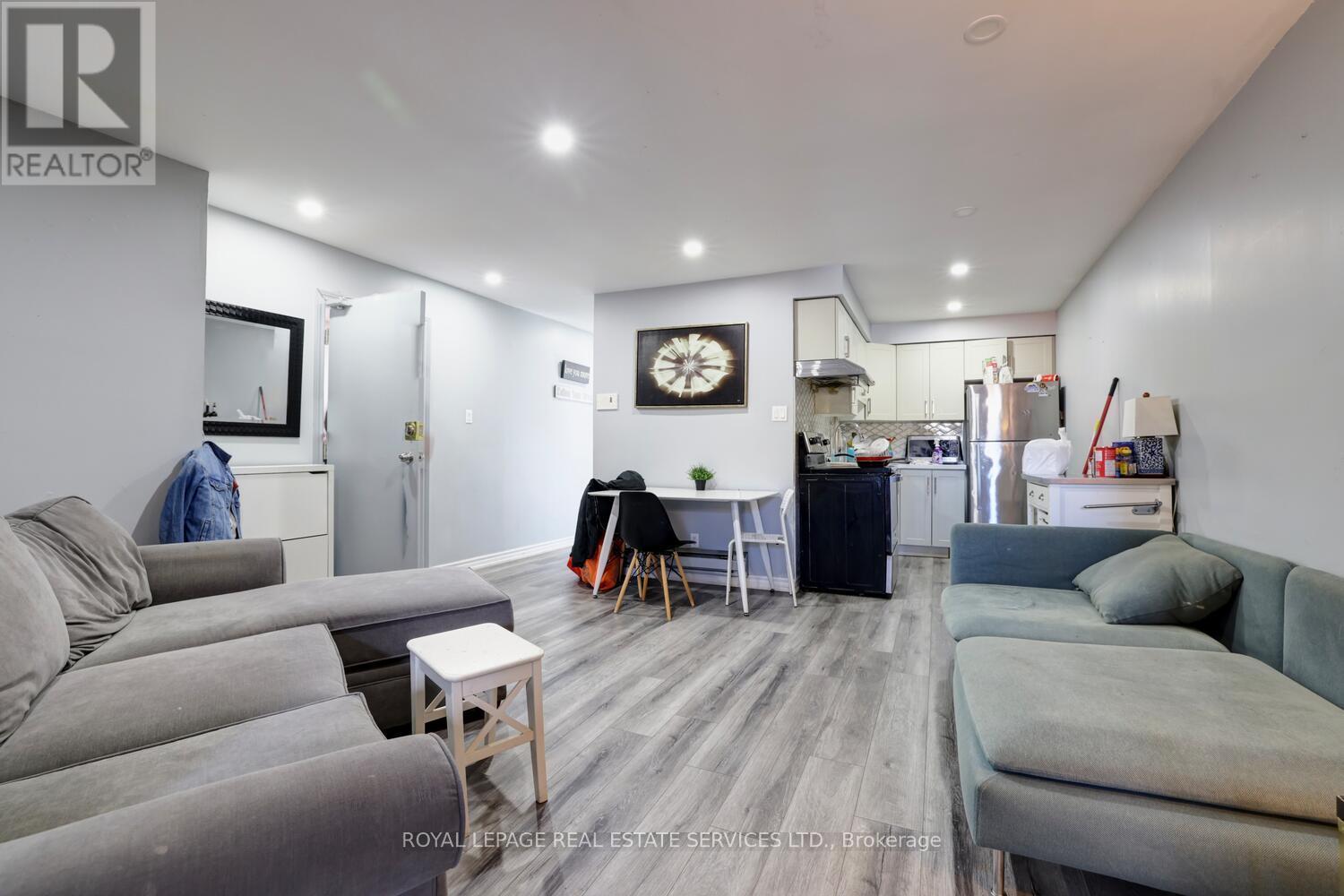 894 College Street, Toronto, ON