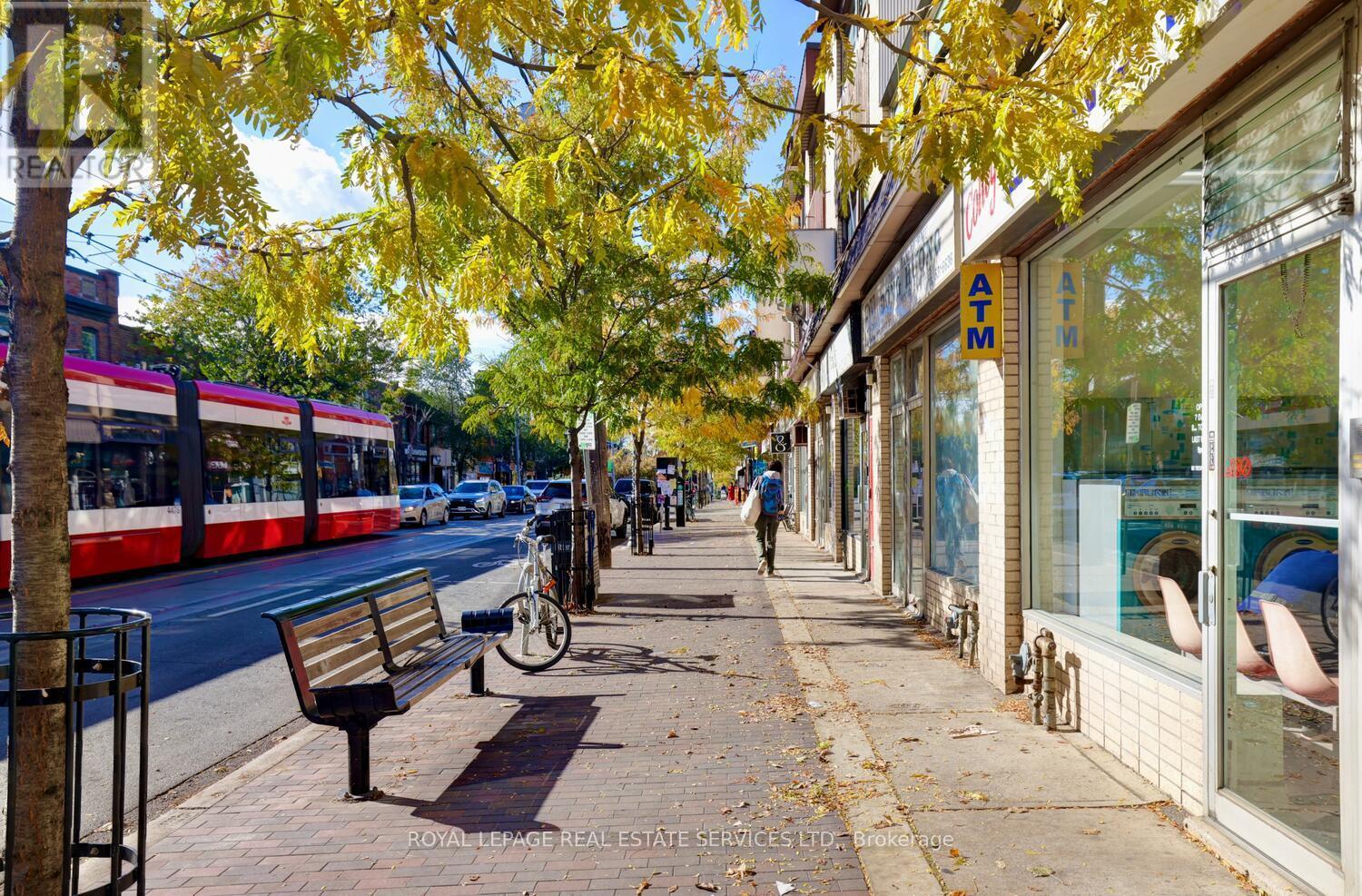 894 College Street, Toronto, ON