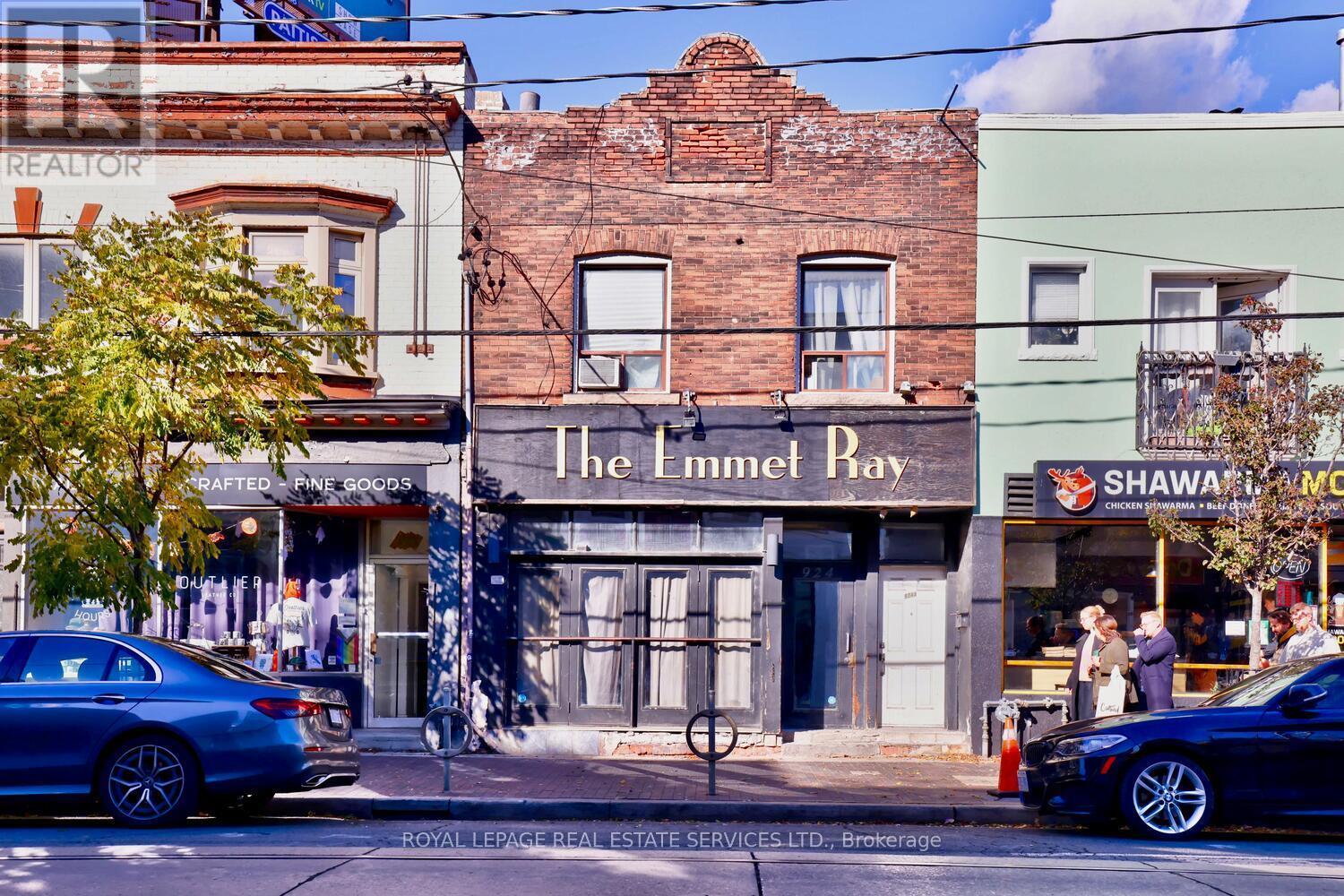 894 College Street, Toronto, ON