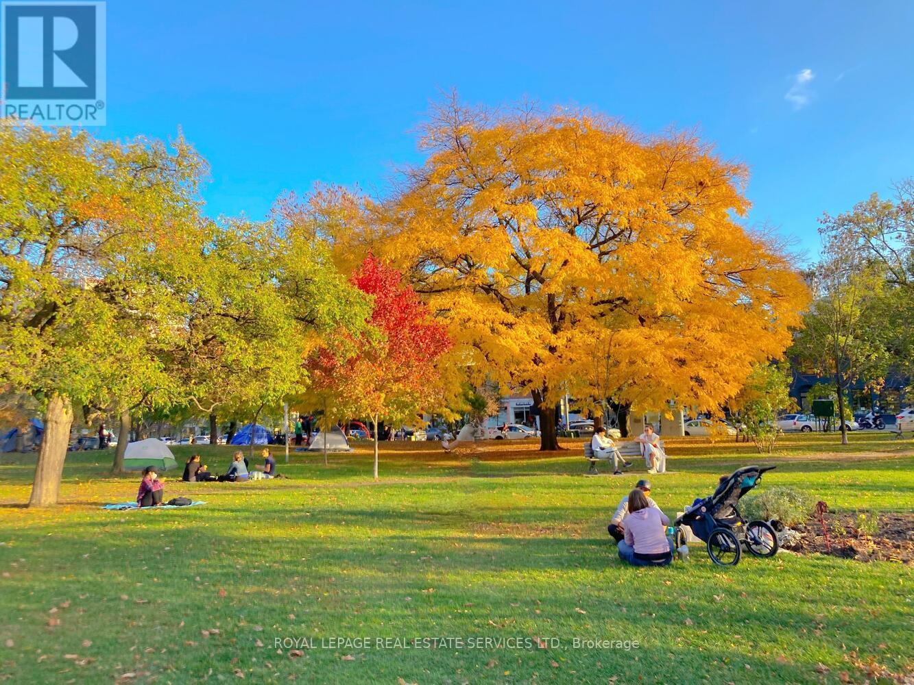 894 College Street, Toronto, ON