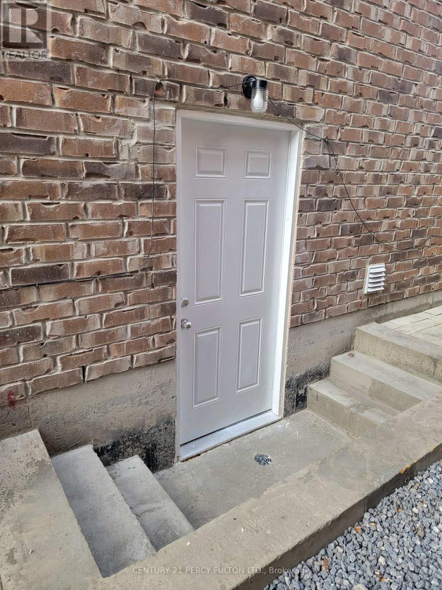 Bsmt - 120 Westfield Drive, Whitby, ON - Outdoor