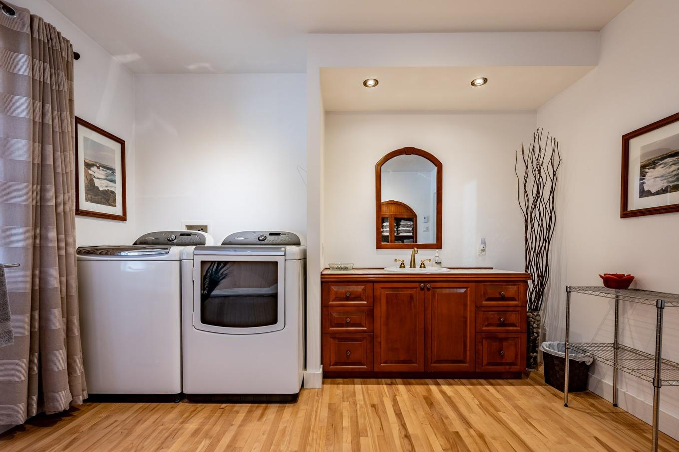 Salle de lavage - 235 Rue De La Madone, Trois-Rivières, QC - Indoor Photo Showing Laundry Room