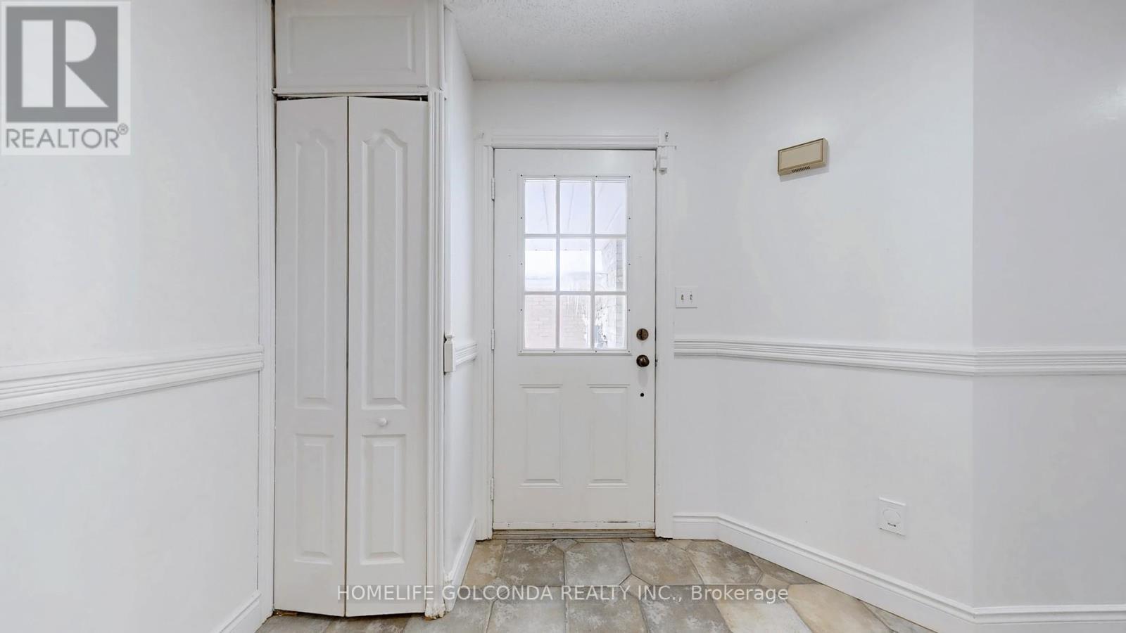 129 Kerr Boulevard S, New Tecumseth, ON - Indoor Photo Showing Other Room
