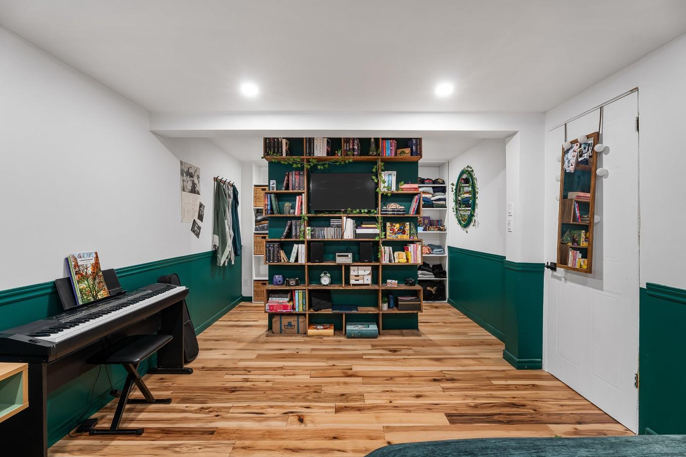 Bedroom - 4760 Ch. De La Doncaster, Sainte-Adèle, QC - Indoor Photo Showing Other Room