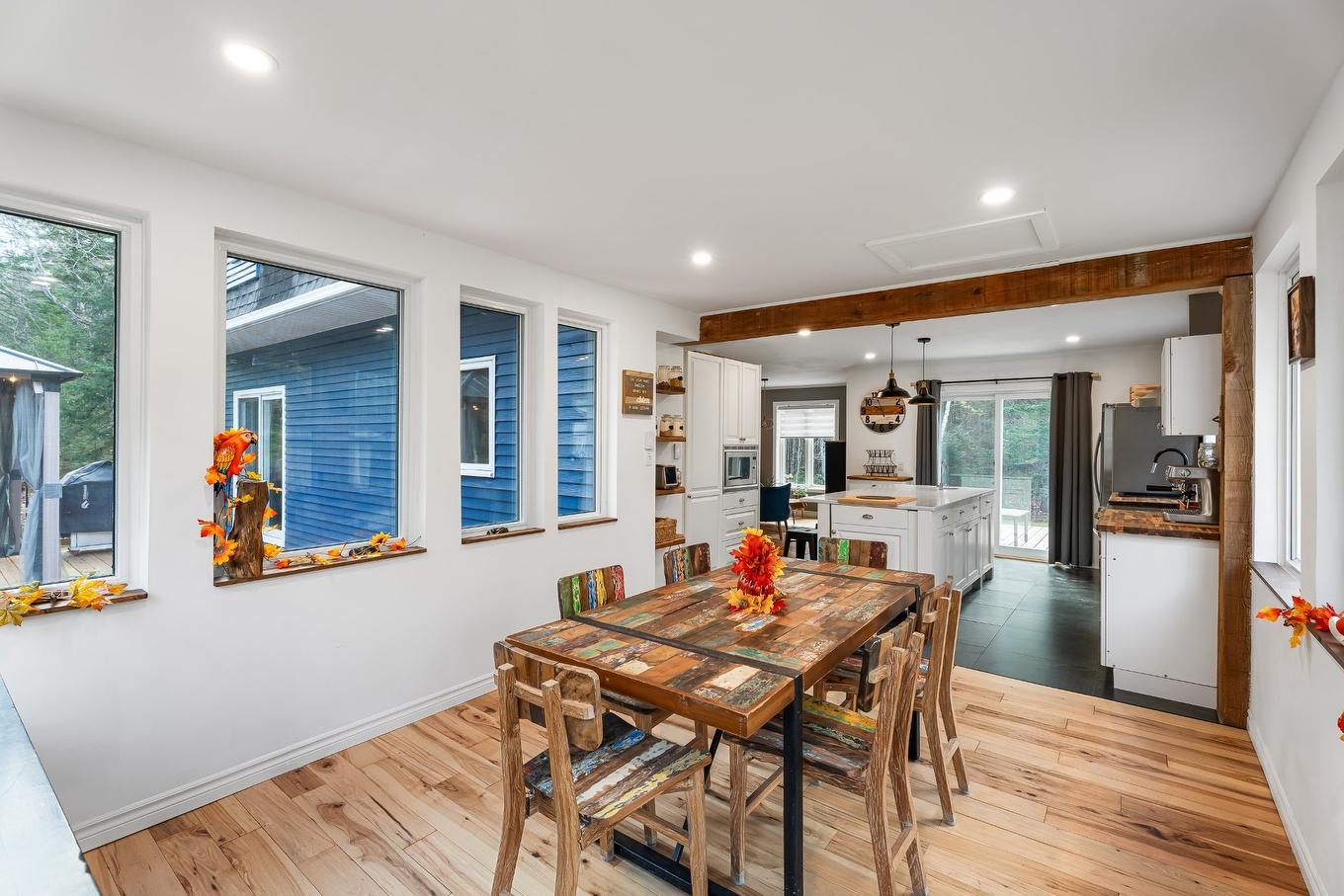Dining room - 4760 Ch. De La Doncaster, Sainte-Adèle, QC - Indoor Photo Showing Dining Room