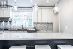 Quartz Counters / Great Light -