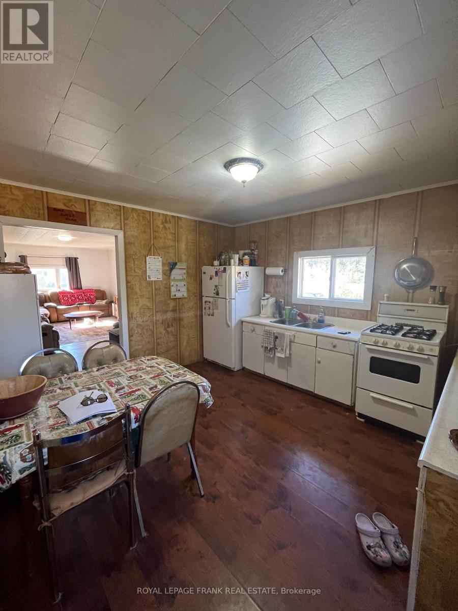 27668 Hwy 28, Faraday, ON - Indoor Photo Showing Kitchen